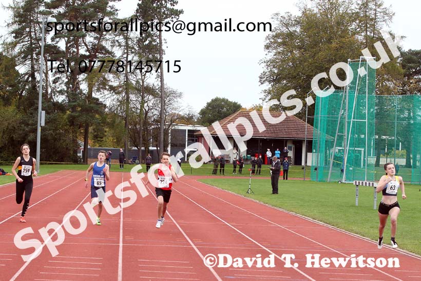 200 metres, NECAA Open Meeting, Morpeth, Sunday, October 18th. David T. Hewitson/Sports for All Pics